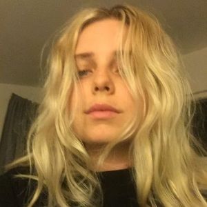 Meet your Posher, Claudia